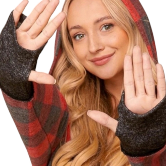 Oversized Hoodie EUC Red and black buffalo check with thumbholes and poc… - Picture 2 of 5